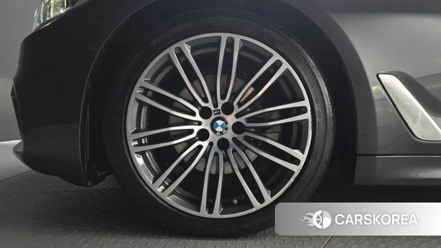 BMW 5 Series (G30) id 4429681 из Кореи 30