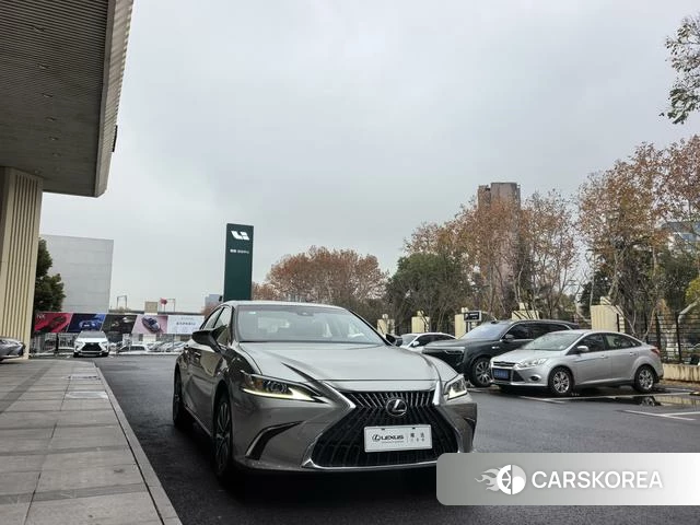 Lexus ES id 4277095 из Китая 11