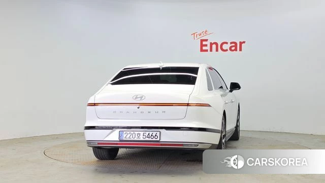 Hyundai Grandeur (GN7) id 4408655 из Кореи 24