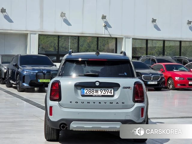 Mini Cooper S Countryman 2023 Светло-серебряный цвет из Кореи, фото 6