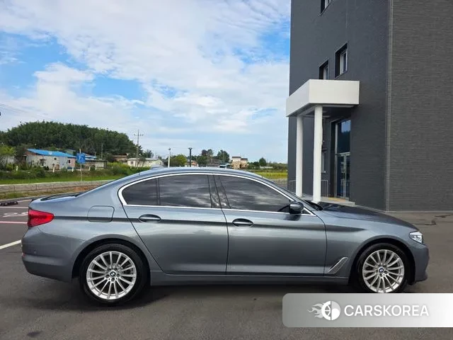 BMW 5 Series (G30) id 3233499 из Кореи 14