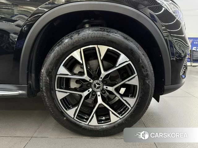 Mercedes-Benz GLC 2023 Черный из Китая, фото 4