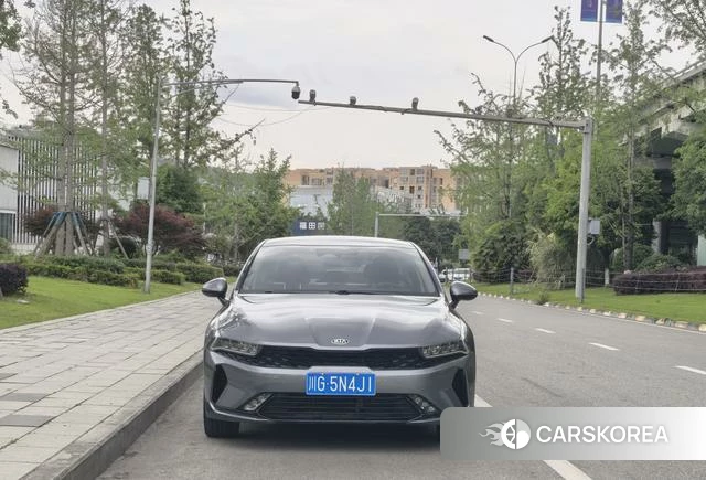 Kia K5 2021 Темно-серый из Китая, фото 5