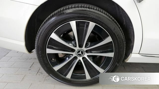 Mercedes-Benz E-Class W213 id 4309858 из Кореи 29