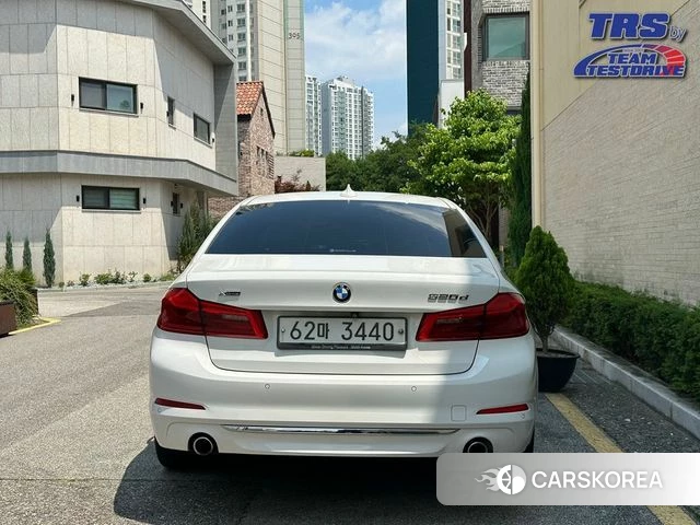 BMW 5 Series (G30) 2018 Белый из Кореи, фото 4