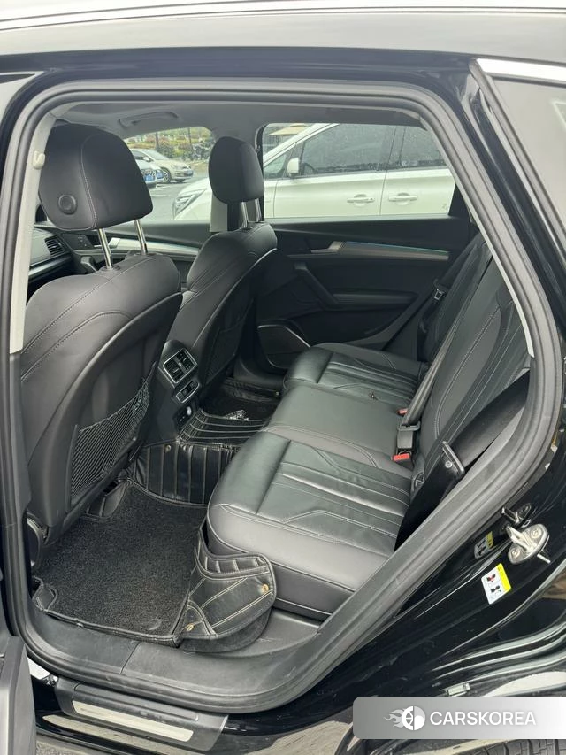 Audi Q5L 2022 Черный из Китая, фото 4