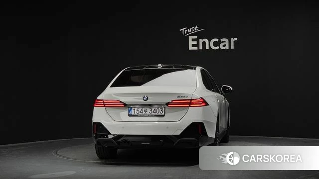 BMW 5 Series (G60) id 4229813 из Кореи 14