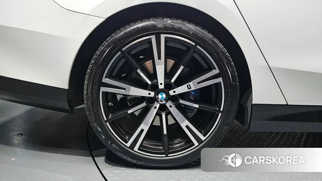 BMW 5 Series (G60) id 4266145 из Кореи 24