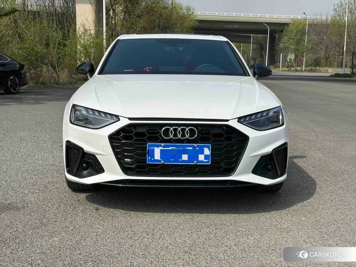 Audi A4L 2023 Белый из Китая, фото 4