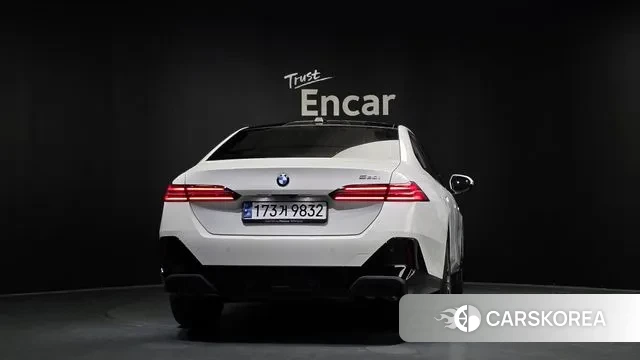 BMW 5 Series (G60) id 2894022 из Кореи 14