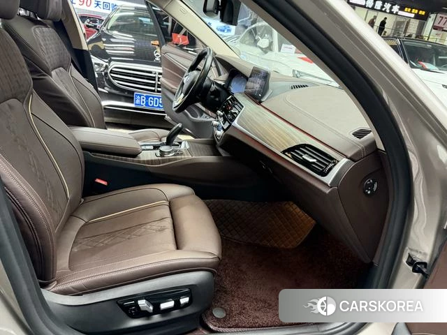 BMW 5 series PHEV id 4213373 из Китая 30