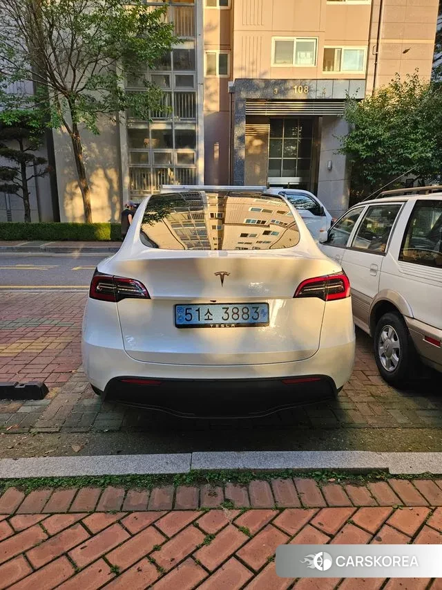 Tesla Model Y 2023 Белый из Кореи, фото 5