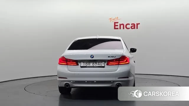 BMW 5 Series (G30) id 3362779 из Кореи 14