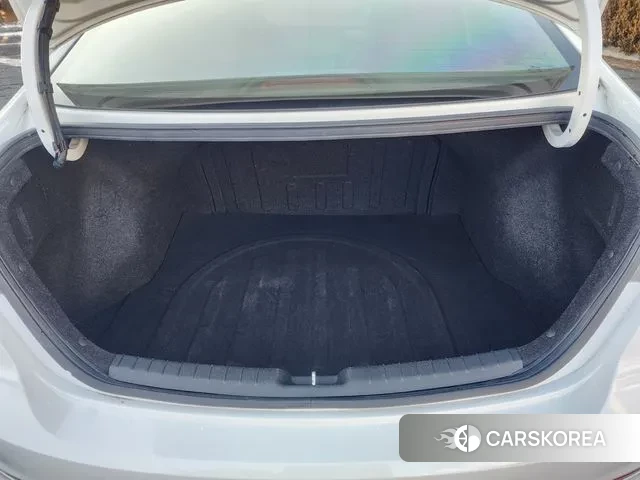 Hyundai Avante AD id 3571123 из Кореи 8