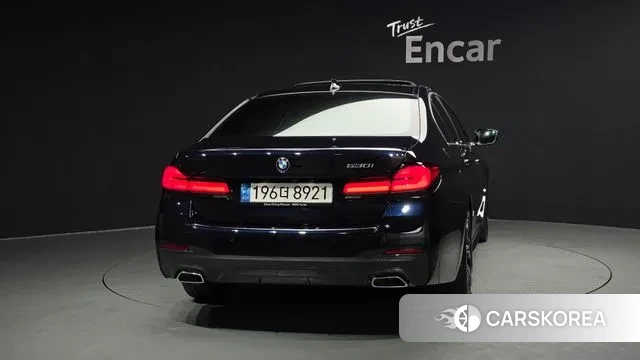 BMW 5 Series (G30) id 3654433 из Кореи 14