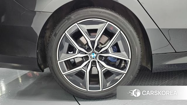 BMW 5 Series (G60) id 4904517 из Кореи 27
