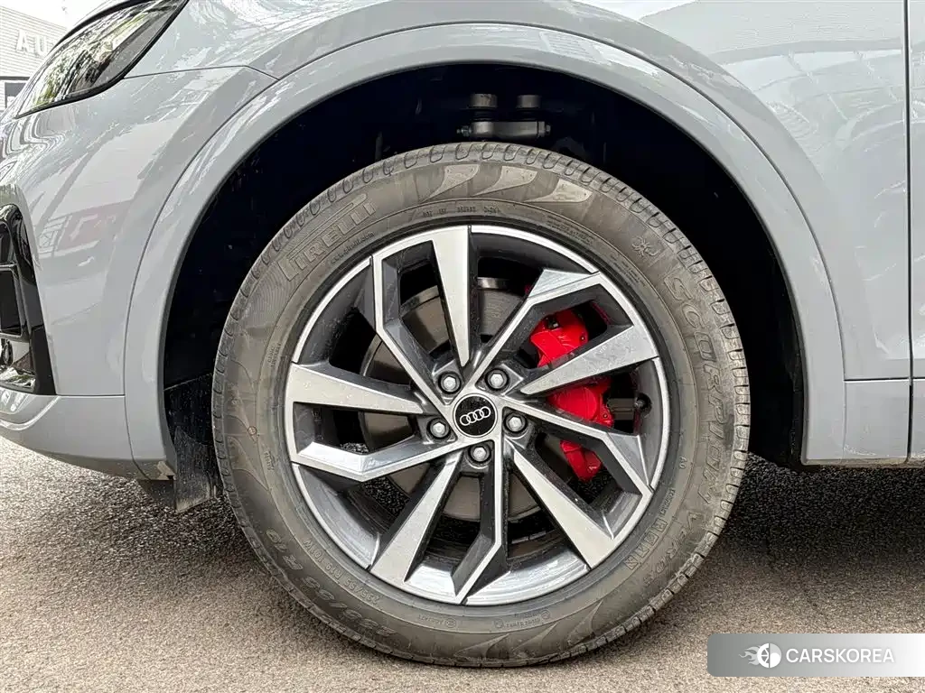 Audi Q5L id 4545691 из Китая 24