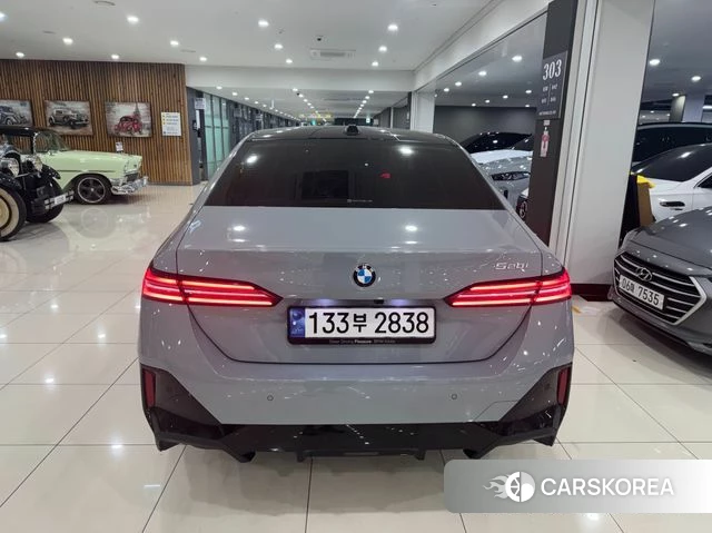 BMW 5 Series (G60) id 4329659 из Кореи 9
