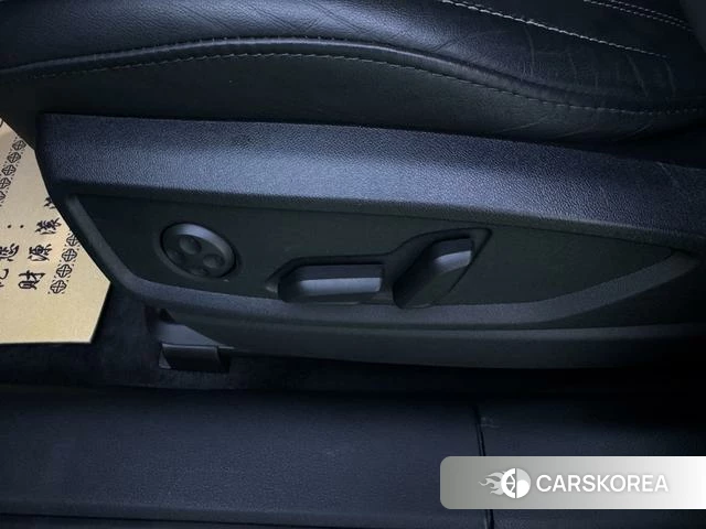Audi Q5L id 4333946 из Китая 33