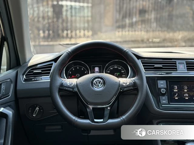 Volkswagen Tiguan L id 4208867 из Китая 34
