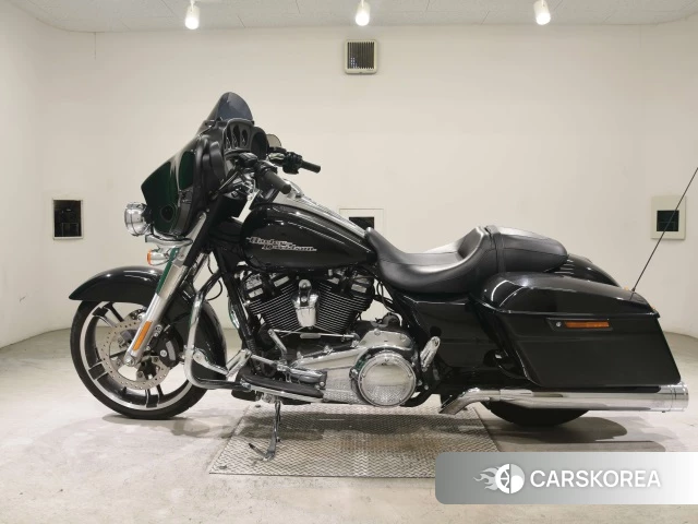 Проданный Harley-Davidson Street Glide FLHX1750 2018 из Японии, фото 2