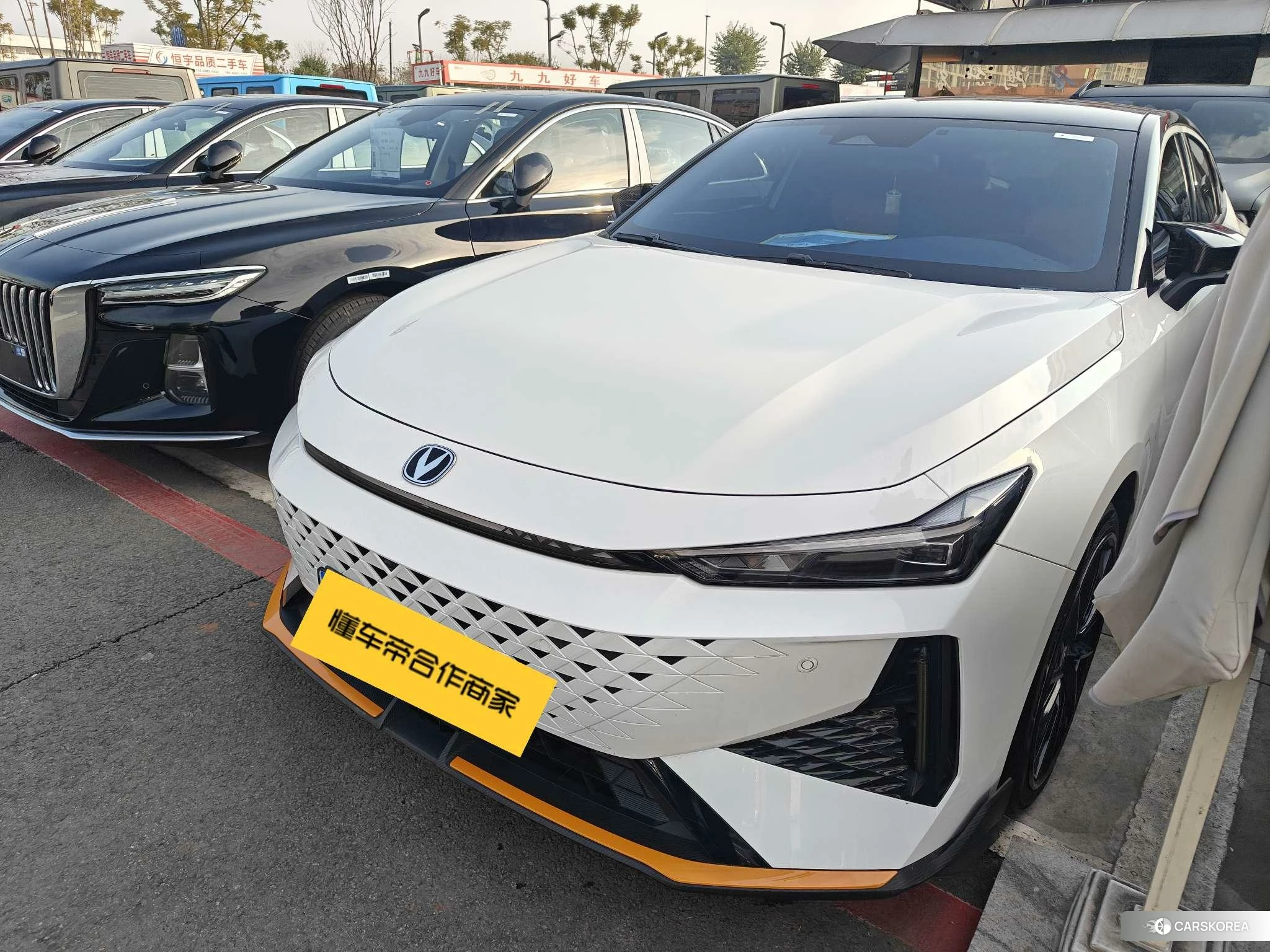 Chang'an UNI-V 2024 Белый из Китая, фото 4