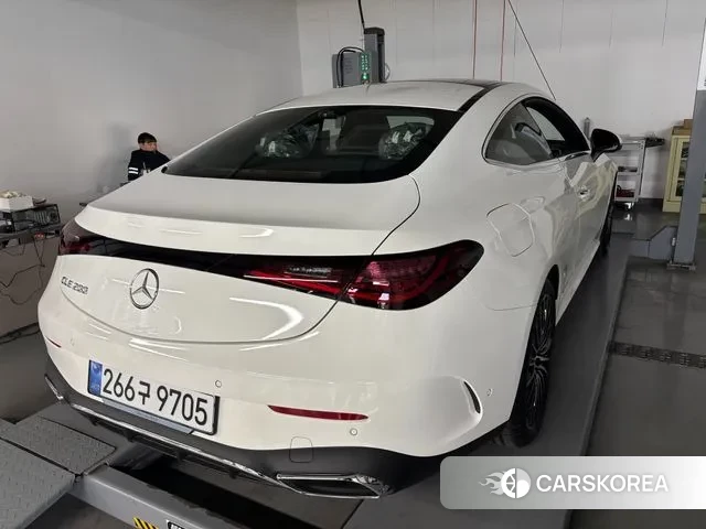 Mercedes-Benz CLE-Class C236 2025 Белый из Кореи, фото 4
