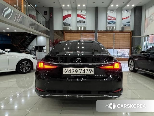 Lexus ES300h 7th generation id 3831608 из Кореи 14