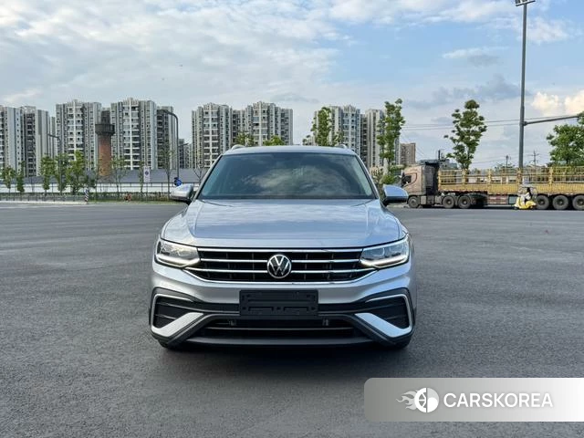 Volkswagen Tiguan L 2021 Серебристо-серый из Китая, фото 4