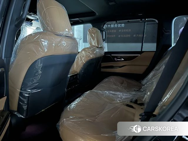 Lexus LX 2025 Черный из Китая, фото 6