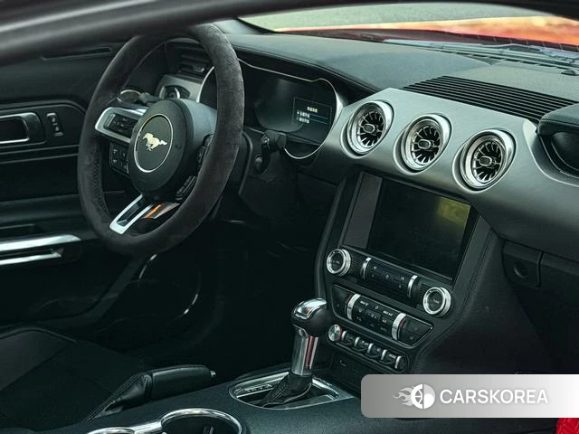 Ford Mustang 2022 Красный из Китая, фото 6