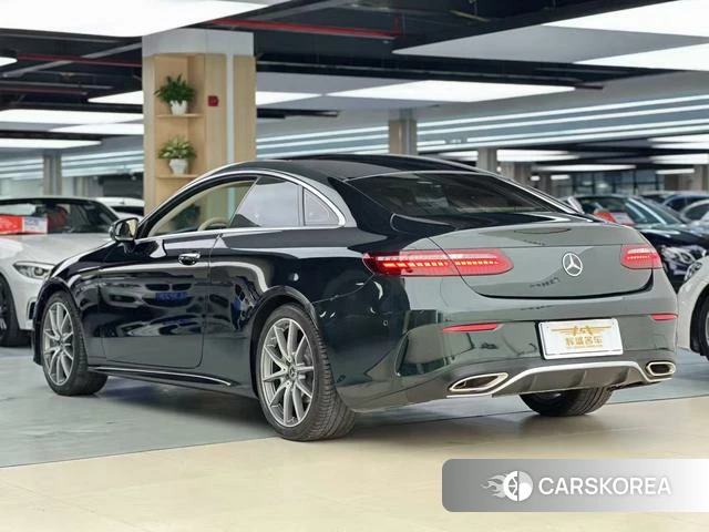 Mercedes-Benz E-class (imported) 2023 Зеленый из Китая, фото 4