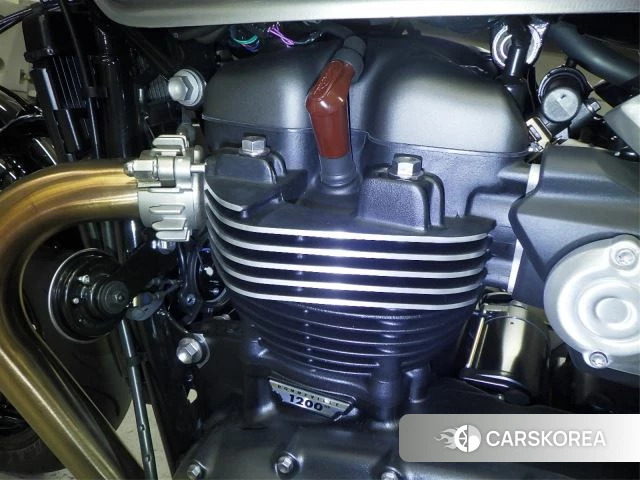 Engine photo