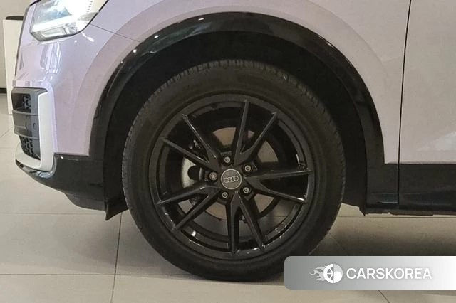 Audi Q2L id 3939480 из Китая 11