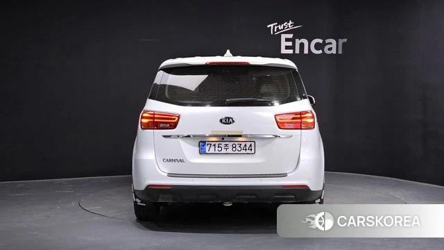 Kia The New Carnival id 4536376 из Кореи 23