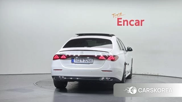 Mercedes-Benz E-Class W214 id 3909443 из Кореи 14