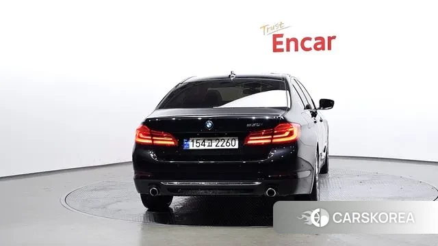 BMW 5 Series (G30) id 3417455 из Кореи 14