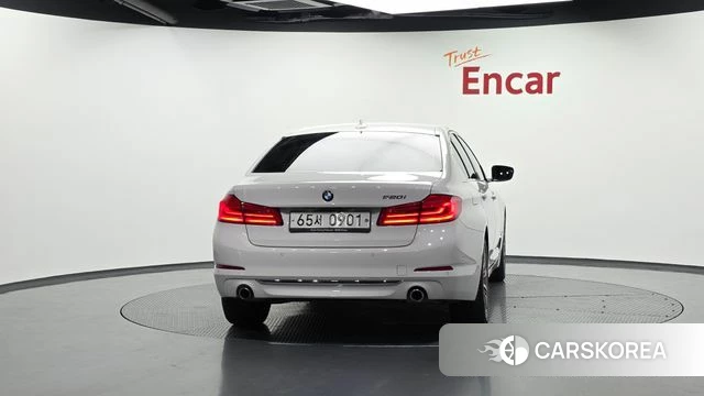 BMW 5 Series (G30) id 4447291 из Кореи 14