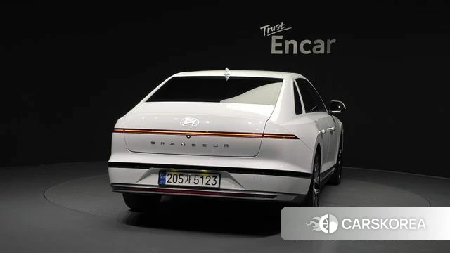 Hyundai Grandeur Hybrid (GN7) id 4540803 из Кореи 26