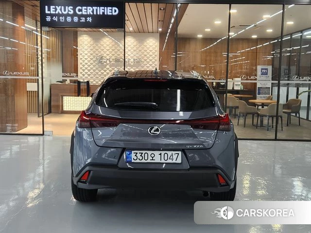 Lexus UX300h id 4629914 из Кореи 13