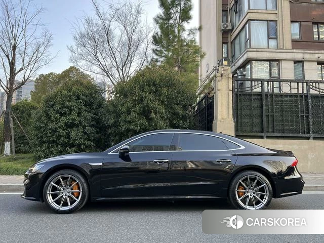 Audi A7L id 4272864 из Китая 12