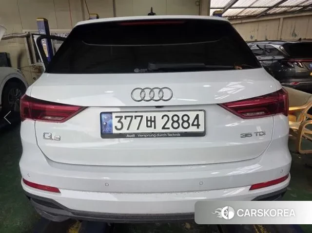 Audi Q3 (F3) 2023 Белый из Кореи, фото 4