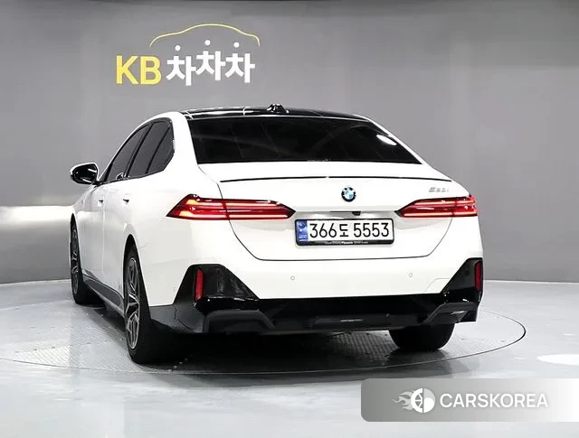 BMW 5 Series (G60) id 2958865 из Кореи 14