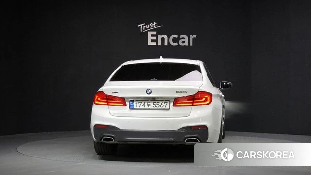 BMW 5 Series (G30) id 3924215 из Кореи 14