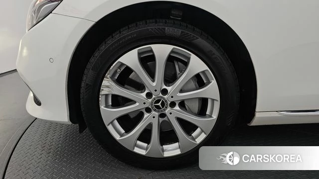 Mercedes-Benz E-Class W213 id 4507897 из Кореи 30