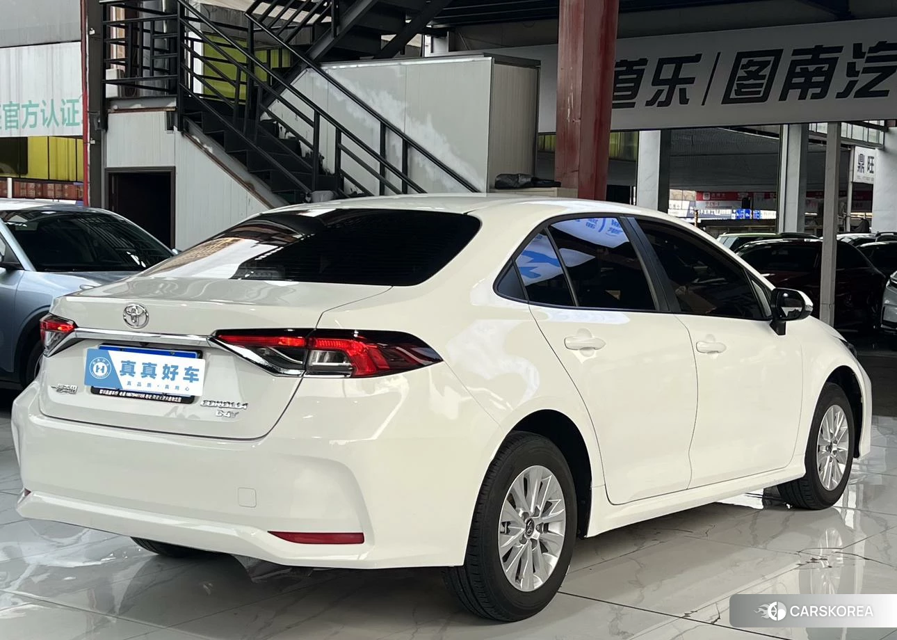 Toyota Corolla 2024 Белый из Китая, фото 4