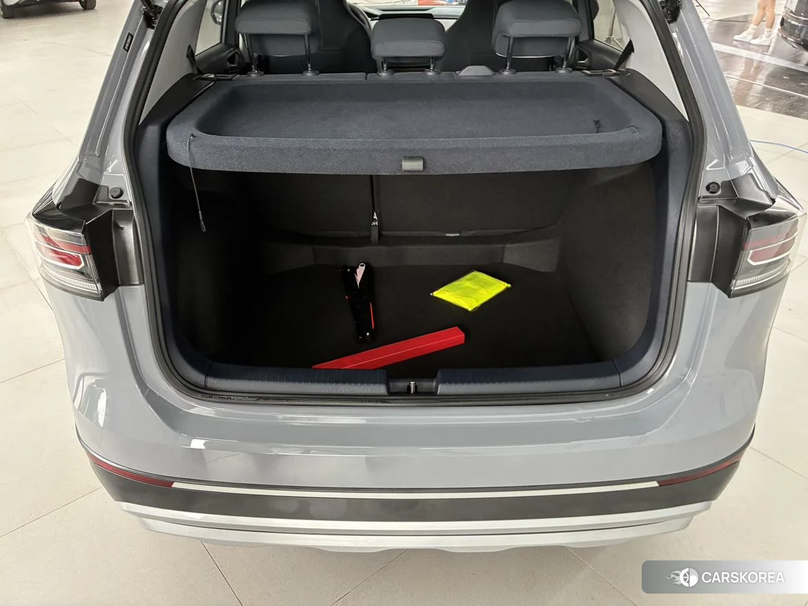 Volkswagen Tuyue 2025 Темно-серый из Китая, фото 6