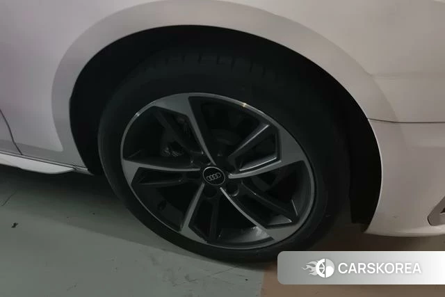 Audi A4L id 4333649 из Китая 11