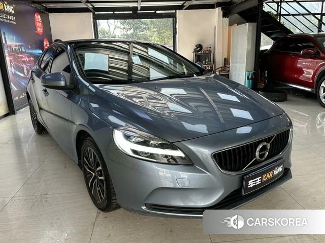 Volvo V40 2019 Синий из Китая, фото 5