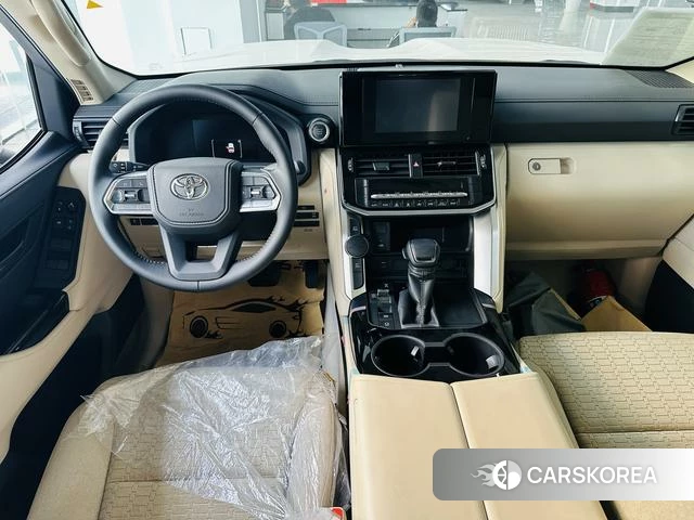 Toyota Land Cruiser (imported) 2025 Белый из Китая, фото 4